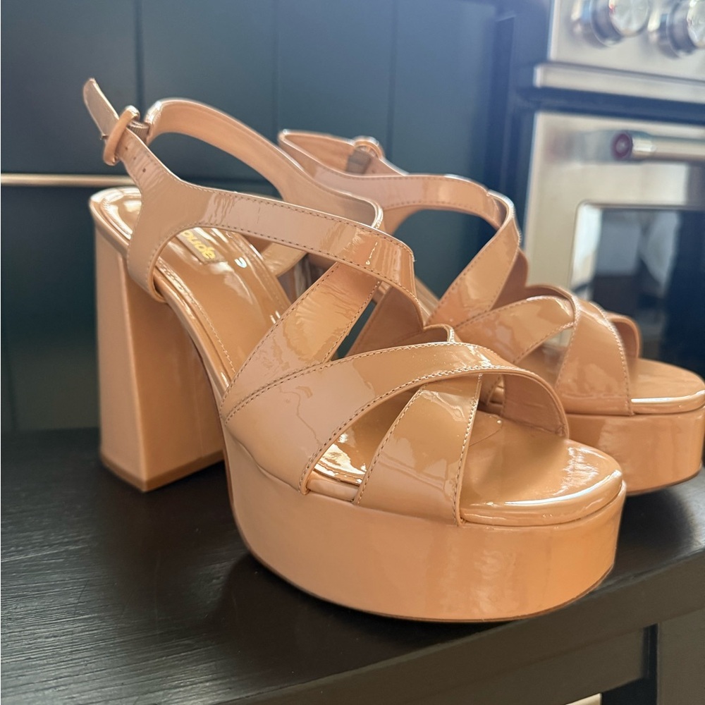 Larroude Bee Platform Sandal Chunky Block Heel Tan Patent Leather